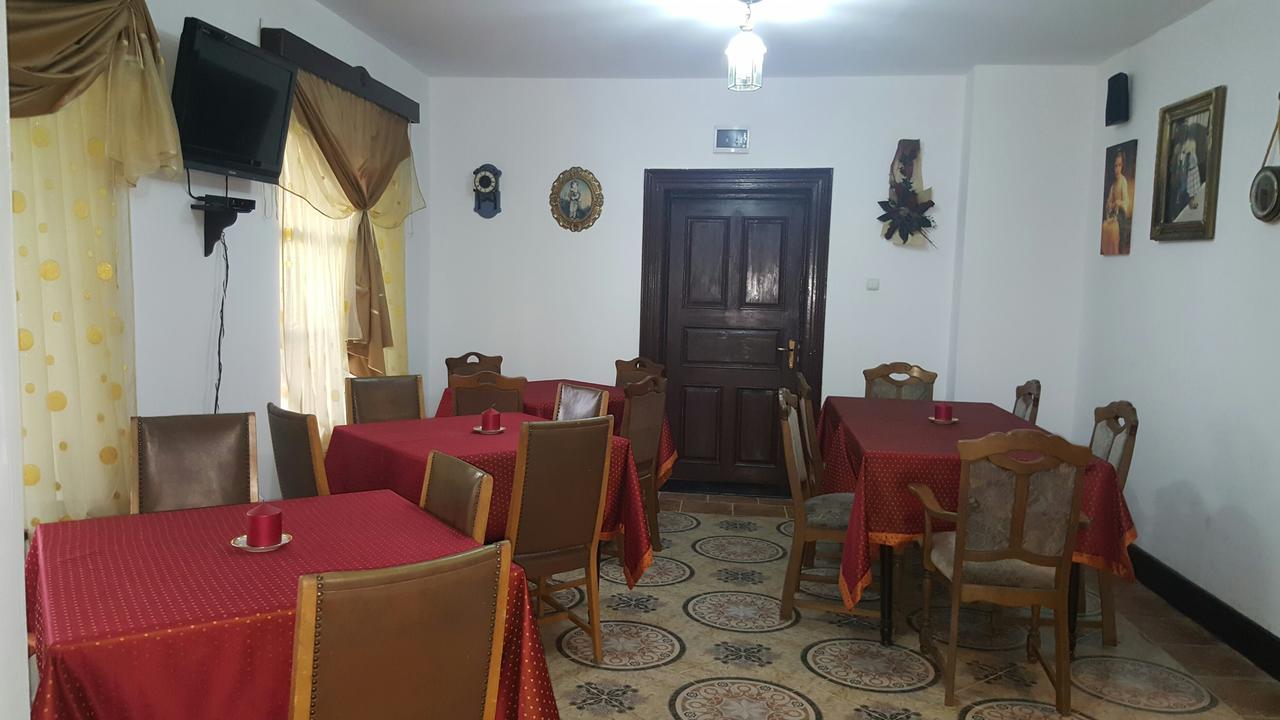 Villa Dofteana Park Leorzeni Esterno foto