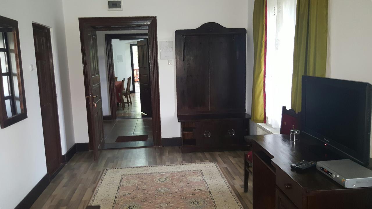 Villa Dofteana Park Leorzeni Esterno foto